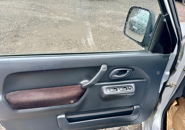 Suzuki Jimny cena 28700 przebieg: 180000, rok produkcji 2004 z Lądek-Zdrój małe 211